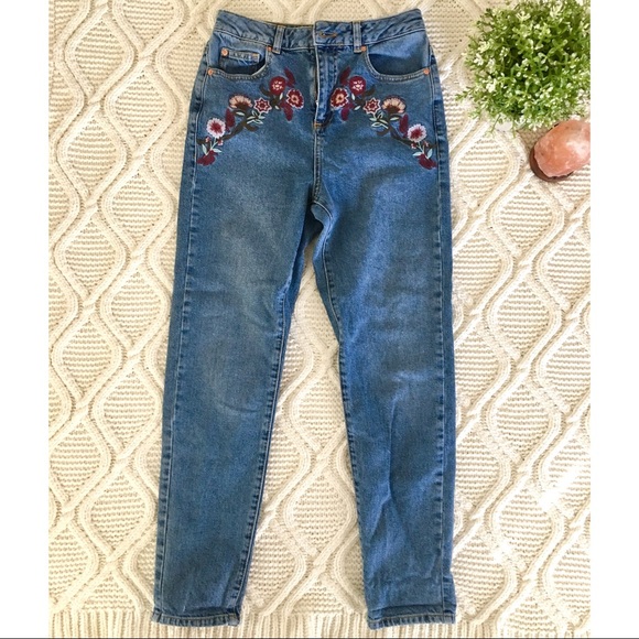 Embroidered Skinny Jeans - Picture 2 of 4